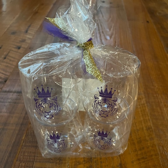 NWT LSU Plastic Wine Glasses (Set of 4) - Picture 1 of 7